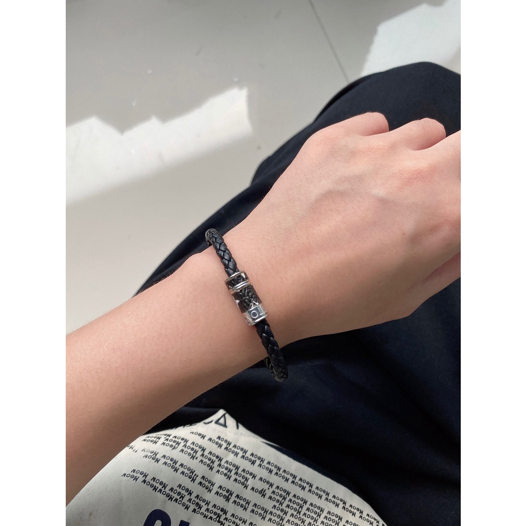 Vòng Tay Louis Vuitton Bằng Thép Titan Họa Tiết LV Monogram