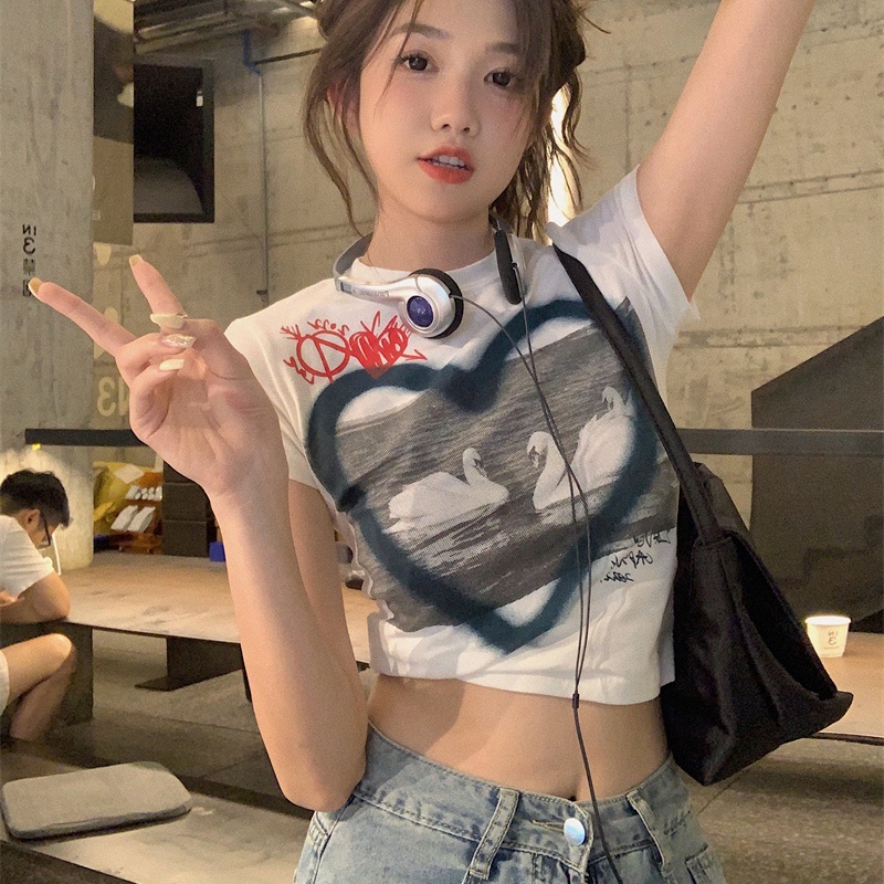 IELGY   Áo Thun Nữ Ngắn Tay In Hình Trái Tim