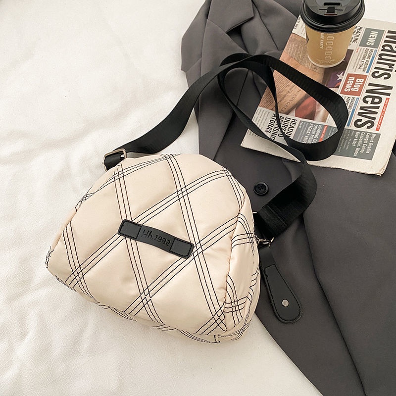 Túi Đeo Chéo Hình Thoi Đơn Giản Thời Trang Cho Nữ