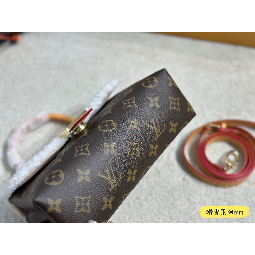 Túi Đeo Chéo Louis Vuitton Bằng Da Bò Mềm Thời Trang Cao Cấp Cho Nữ