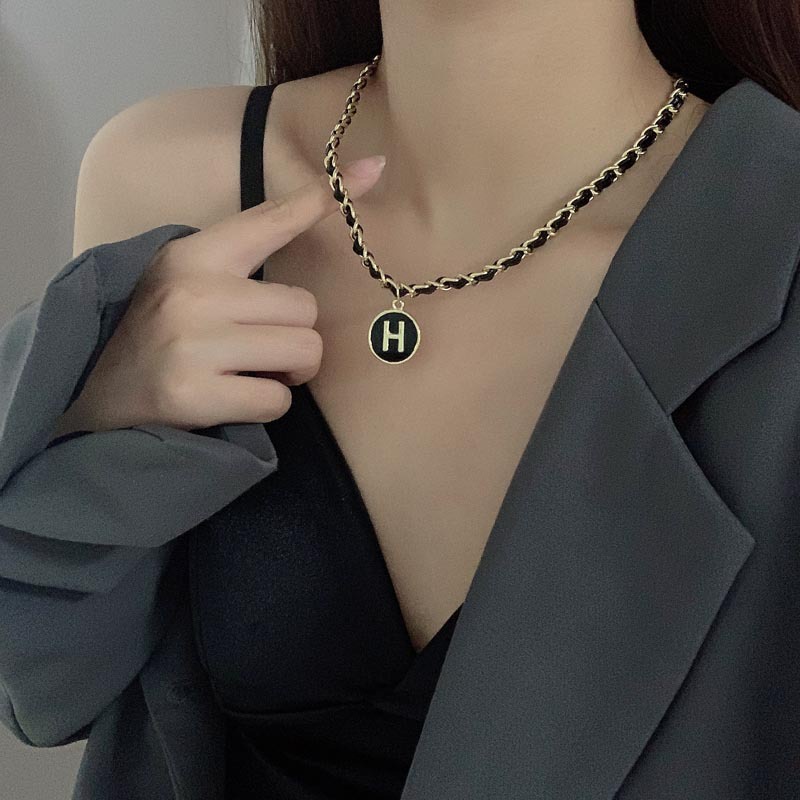 Vòng cổ Mặt Tròn Nhỏ Khắc Chữ H Thời Trang Cho Nữ