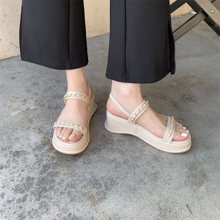 Giày Sandal Hở Ngón Đế Xuồng Dày Quai Xích Thời Trang 2023