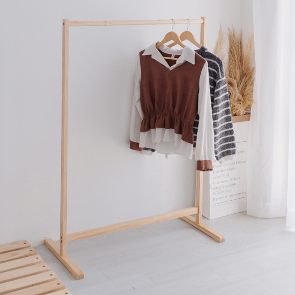 Giá treo quần áo đơn gỗ thông gấp gọn shop thời trang