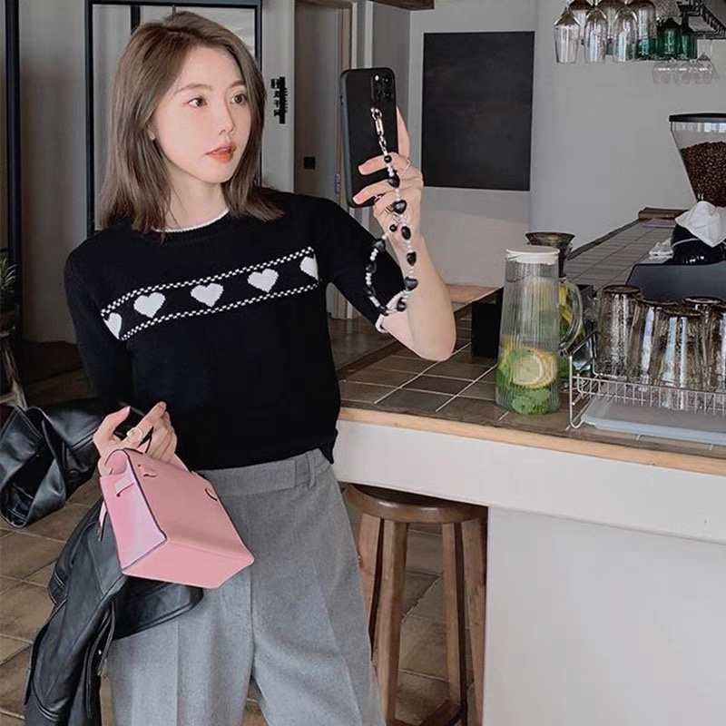 Áo len nữ cổ tròn trái tim mongtoghi bo gấu MS645