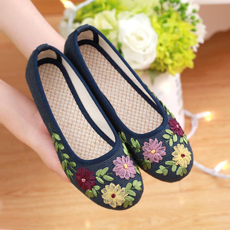 Giày Vải Cotton Lanh Mũi Vuông Thêu Họa Tiết Thổ Cẩm Dễ Thương Cho Nữ