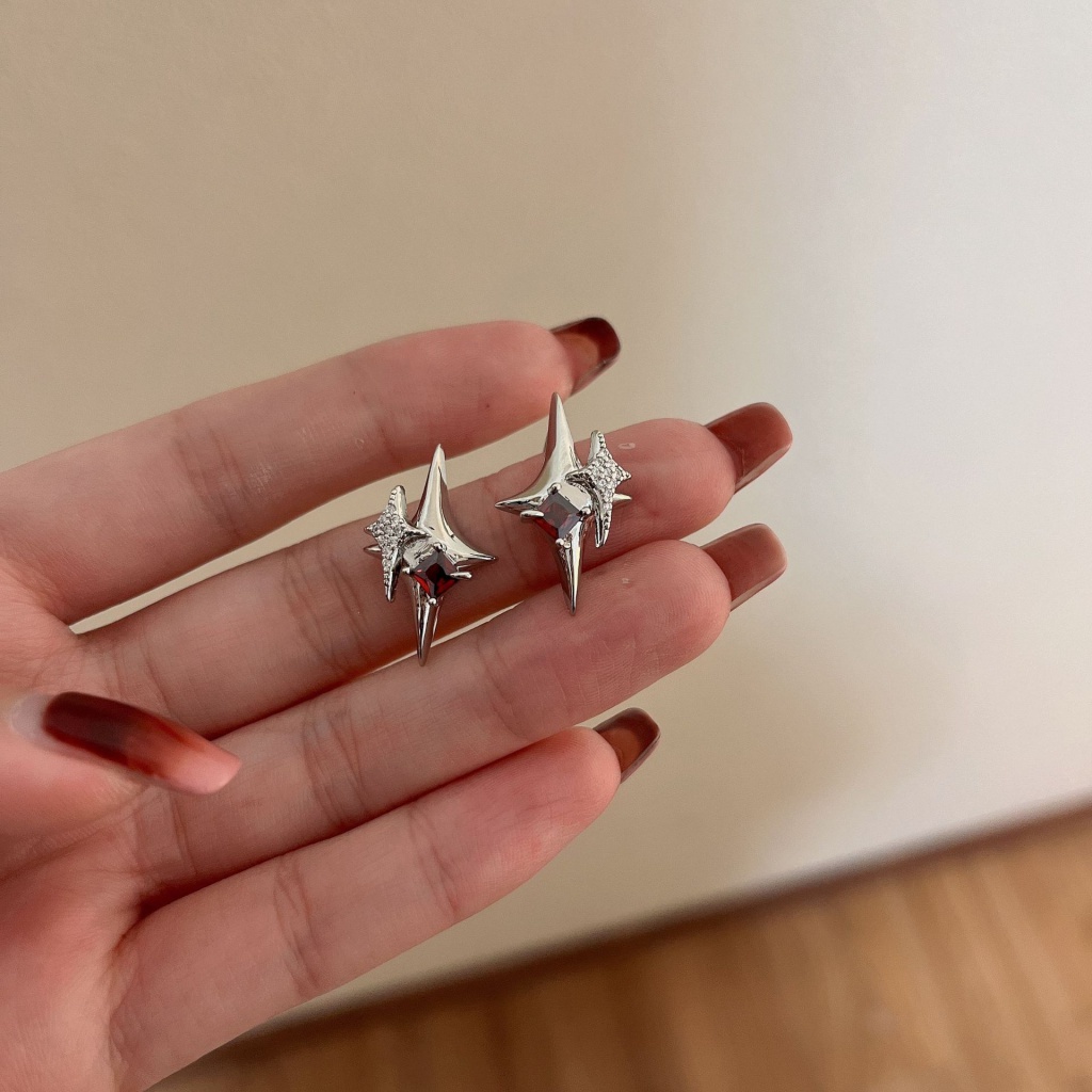 Bông Tai Ngôi Sao Năm Cánh Đính Ngọc Trai Thiết Kế Đặc Biệt Cho Nữ Ins