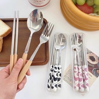 Bộ muỗng đũa nĩa hoạ tiết bò sữa cán sứ chịu nhiệt