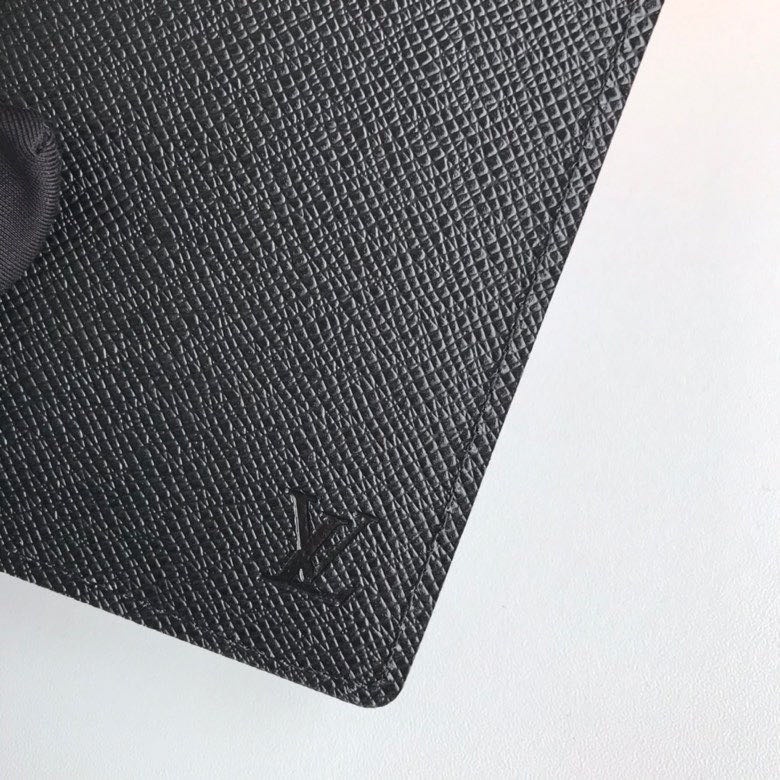 Bộ Hộ Chiếu Louis Vuitton M60181 Một Trăm Ảnh Thời Trang