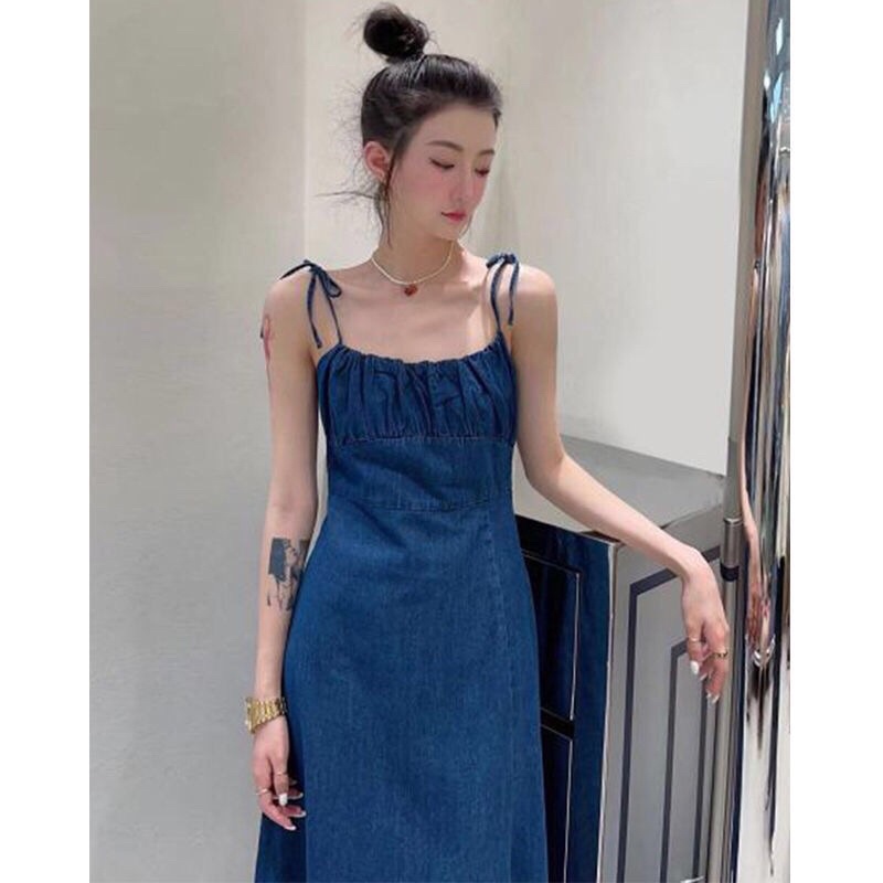 Váy Dáng Dài 2 Dây Denim Sẻ Tà Ngực Chun Phong Cách Tiểu Thư Chất Jeans Mềm Mại Hàng Quảng Châu Cao Cấp