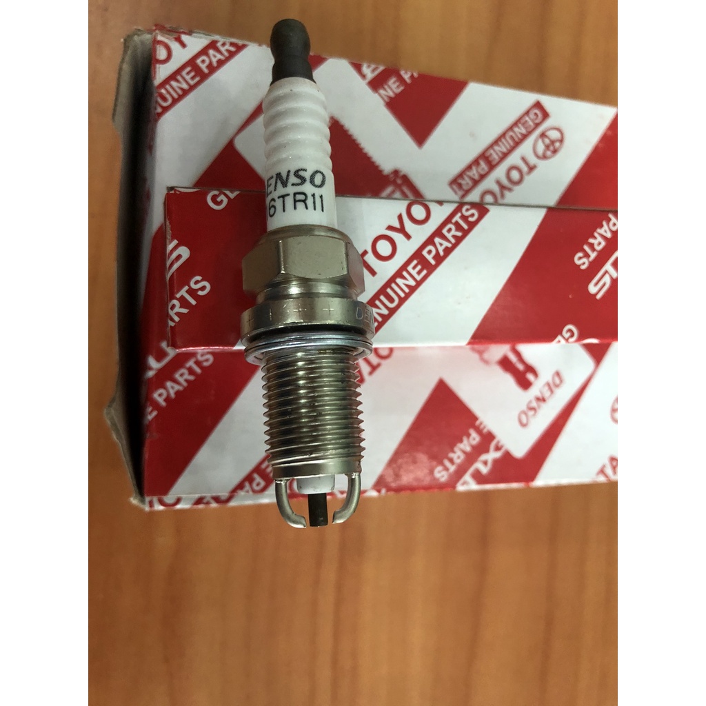 Bộ 4 Bugi 2 chấu Xe Toyota Yaris Altis Camry NISAN Captiva Vivan  đời cũ ren 14 chân ngắn than