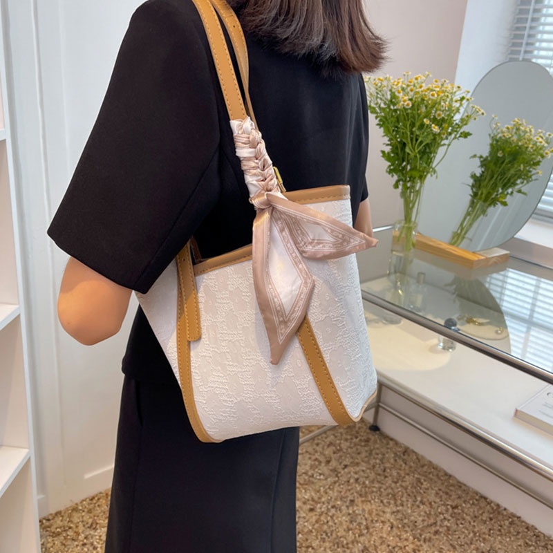 Mischa Túi tote Đeo Vai Bằng Da PU In Họa Tiết Đơn Giản Sức Chứa Lớn Thời Trang Dễ Phối Đồ Cho Nữ