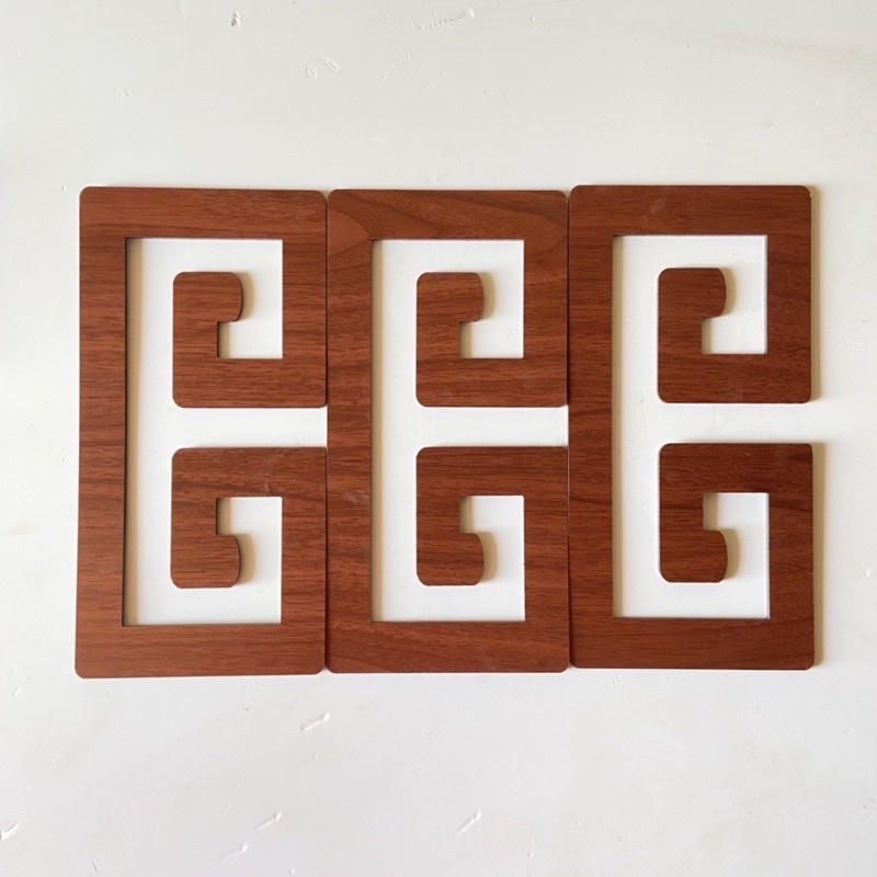 Khung viền trang trí bàn thờ