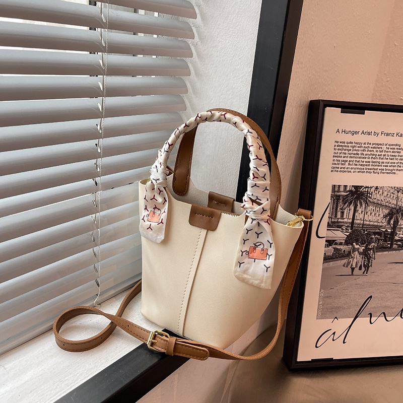 Túi Xách bucket Chất Lụa Phối Khăn Choàng Cổ Màu Sắc Tương Phản Thời Trang Cho Nữ