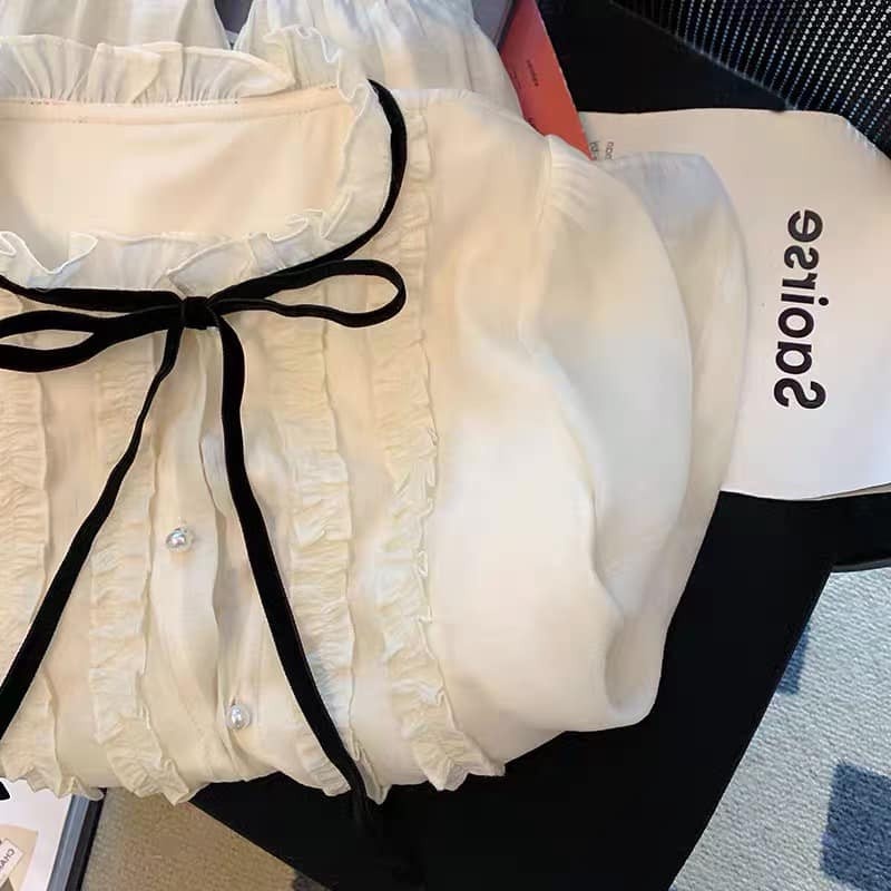 ÁO TƠ XẾP BÈO NGỰC by Mullet