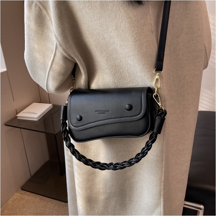 Túi xách nữ đeo chéo dáng yên ngựa quai sam cực đẹp chất da cao cấp Capucha T265