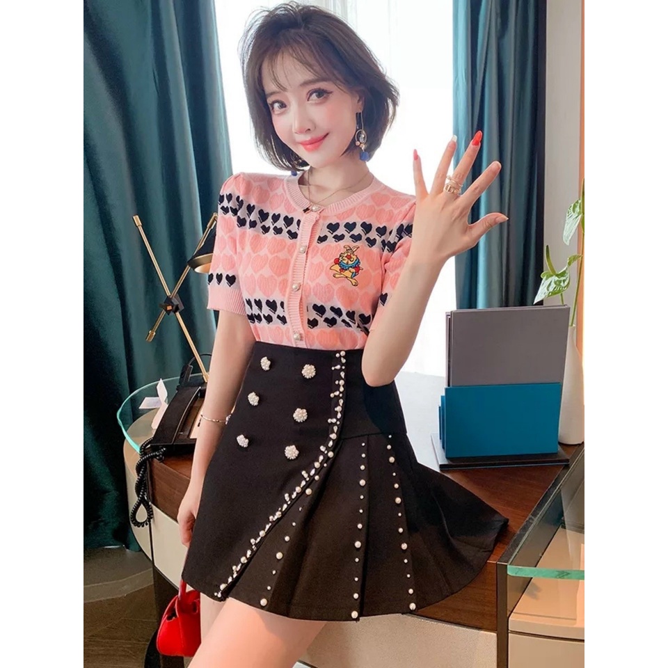 [L2M] Áo len Montoghi dệt kim SỌC TIM LOGO THỎ xinh xắn phối nút sang trọng