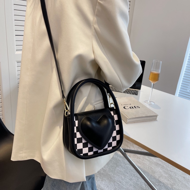 Túi Đeo Vai Họa Tiết Trái Tim Đơn Giản Thời Trang Cao Cấp Dễ Phối Đồ Cho Nữ