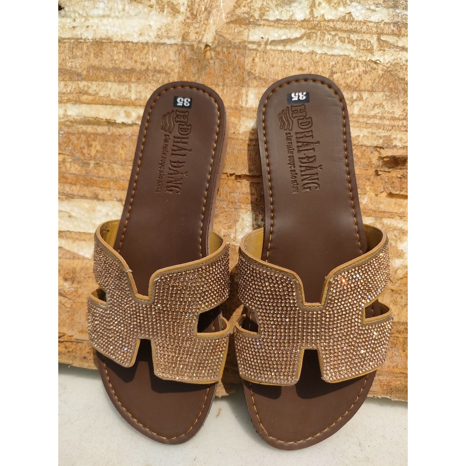 Dép nữ bản ngang chữ H đính đá siêu đẹp, siêu bền và siêu dễ thương dành cho phái nữ mẫu mới 2023