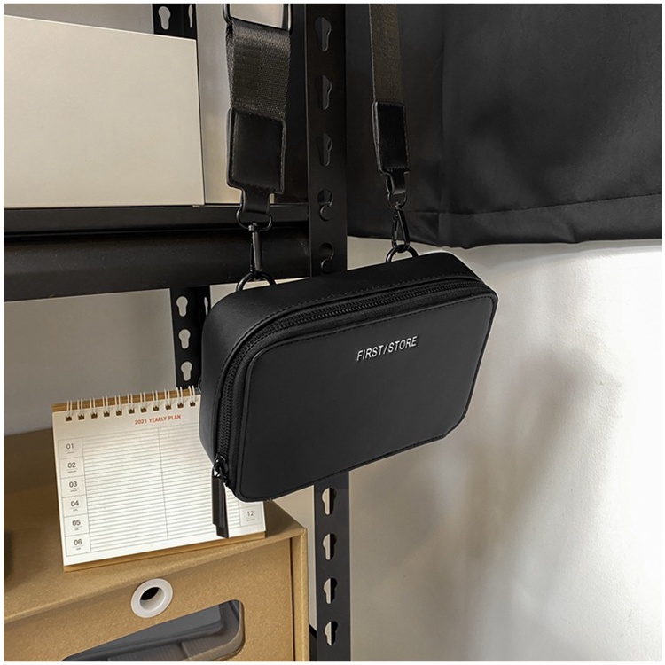 Túi da đeo chéo nam nữ unisex chất liệu da PU