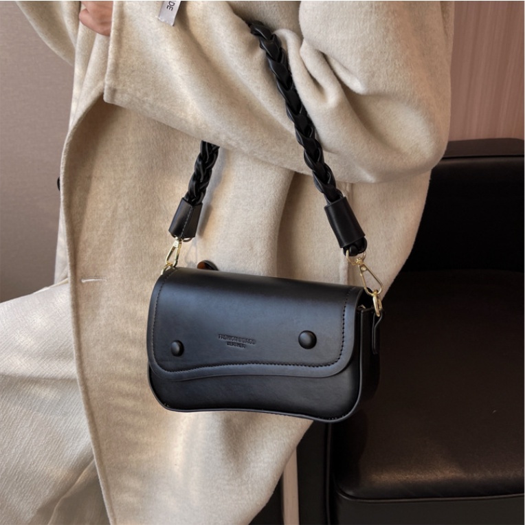 Túi xách nữ đeo chéo dáng yên ngựa quai sam cực đẹp chất da cao cấp Capucha T265