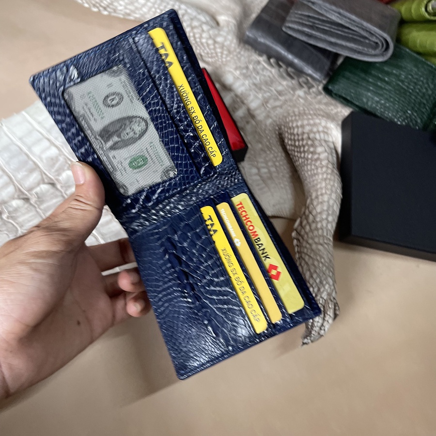 Ví Cá Sấu Da Thật 2 Mặt Phần Da Bụng Trơn Màu Xanh Navy BH 24T TD16223