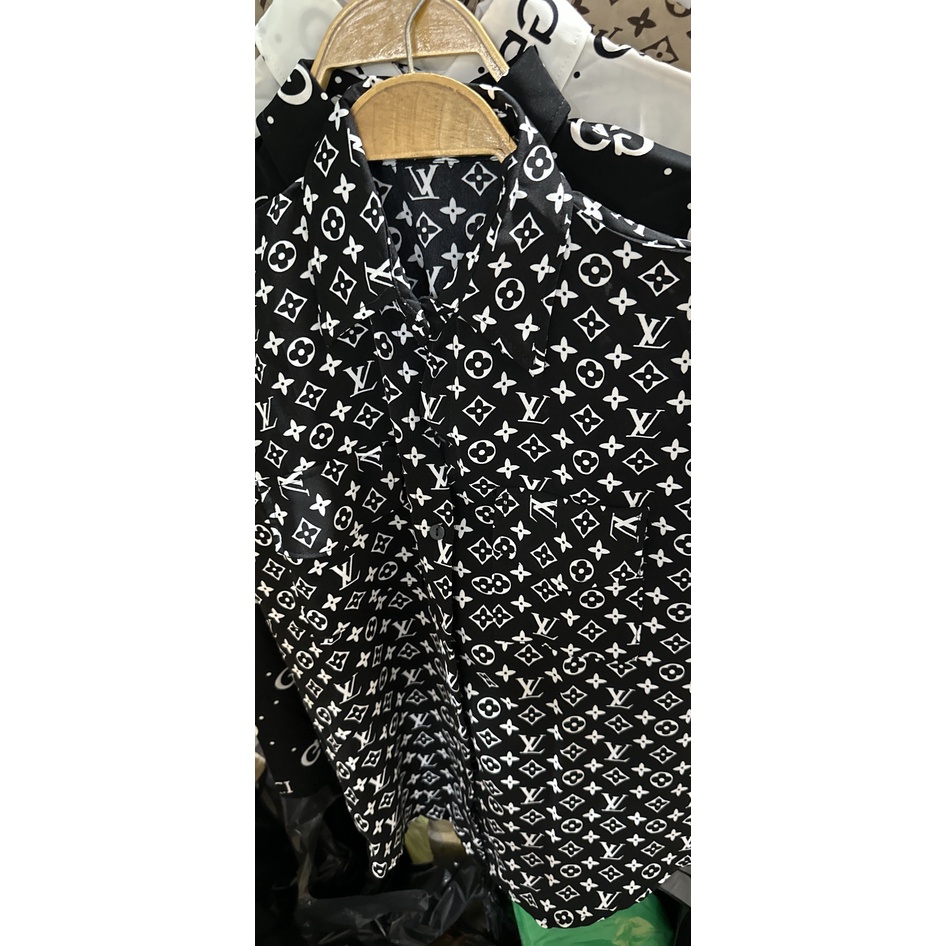 Áo sơ mi nữ ngắn tay chất lụa nhiều hình cá tính