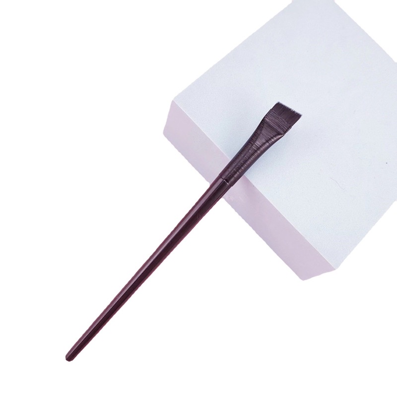 Cọ trang điểm đầu xéo kẻ mắt tém chân mày