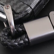 Móc Khóa ô tô, Xe Máy Titan,Tinh Tế Bền Chắc, tặng kèm 1 tua vít.