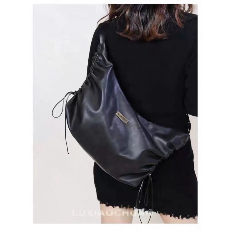 Big Tote Da Mềm Cỡ Lớn Đeo Chéo Một Bên Vai Mát Mẻ