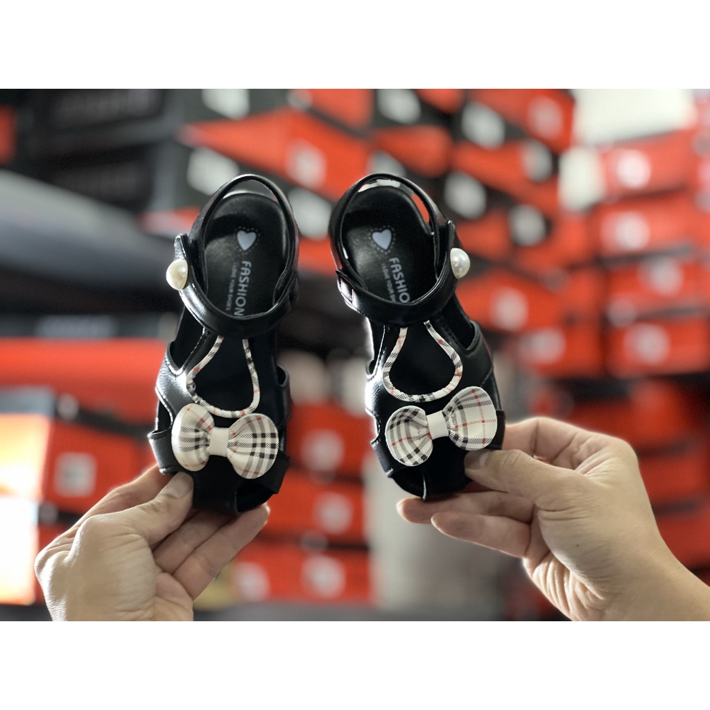 Sandal dép quai hậu trẻ em da mềm đế cao su chống trượt cho bé gái học sinh từ 1 tuổi đến 8 tuổi Richkidsstore2021 C28
