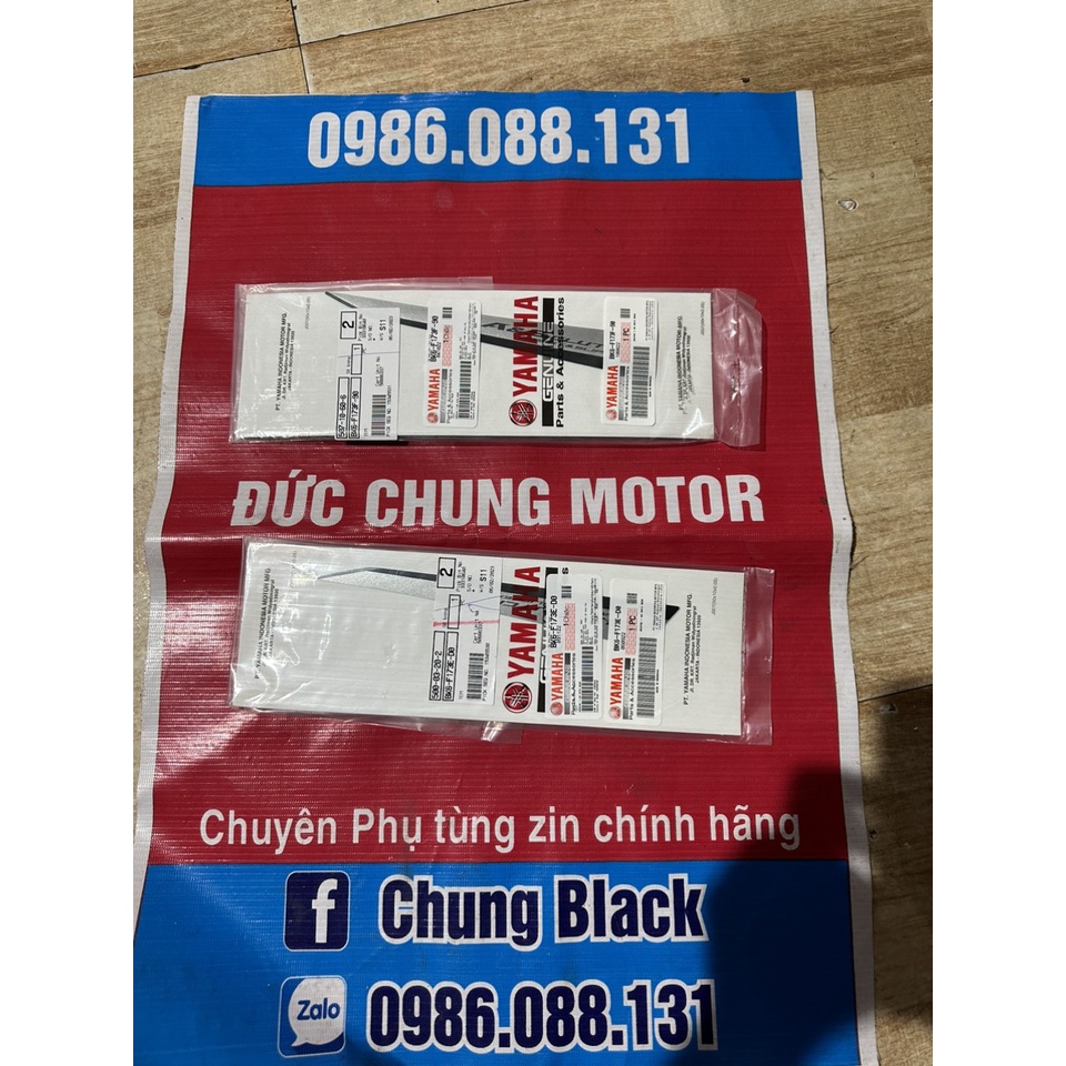 Tem sườn sau R15V3 đen nhám 2020 zin chính hãng