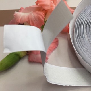  Miếng dán rèm cửa băng keo dán rèm cửa tự dính siêu bền chắc. 