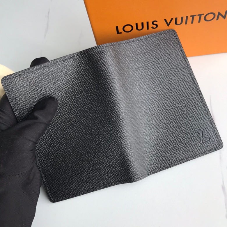 Bộ Hộ Chiếu Louis Vuitton M60181 Một Trăm Ảnh Thời Trang
