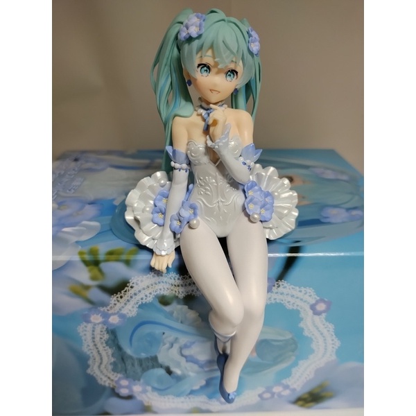 Mô hình Hatsune miku chính hãng furyu cực lộng lẫy