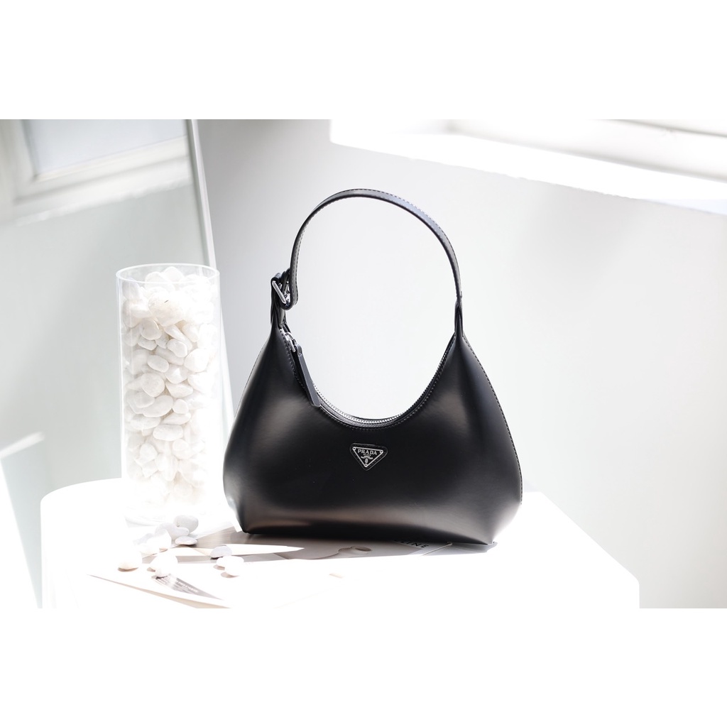 Túi quai xách W188-26 KẸP NÁCH NEW hàng fullbox nguyên seal kèm bill 2 mầu chủ đạo : Trắng & Đen