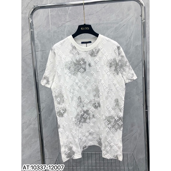 Áo thun cộc tay vân nổi L.V hoạ tiết màu loang,áo phông cộc tay nam nữ dập vân L.V loang màu thời trang