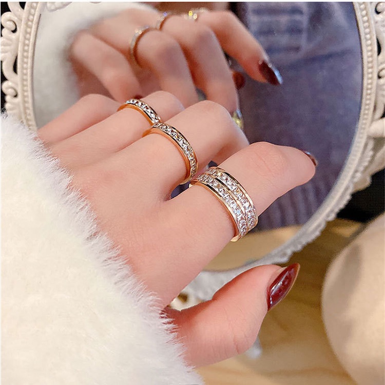 Nhẫn Cặp Bằng Thép Titan Không Phai Màu Đính Đá Zircon Chất Lượng Cao