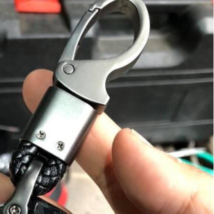 Móc Khóa ô tô, Xe Máy Titan,Tinh Tế Bền Chắc, tặng kèm 1 tua vít.