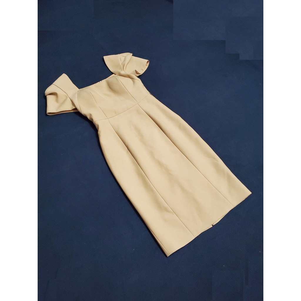 Đầm body cổ vuông 3SIS