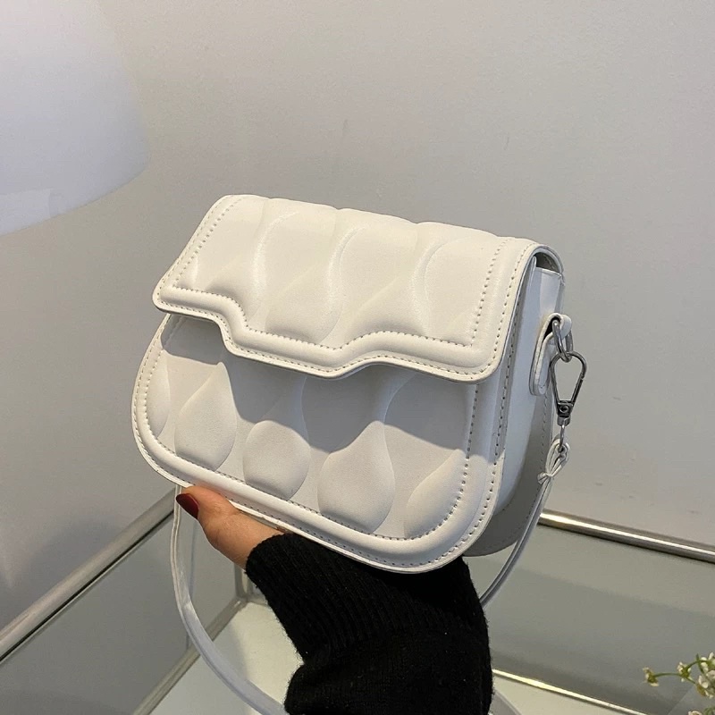 Túi đeo chéo yên ngựa họa tiết Butterfly