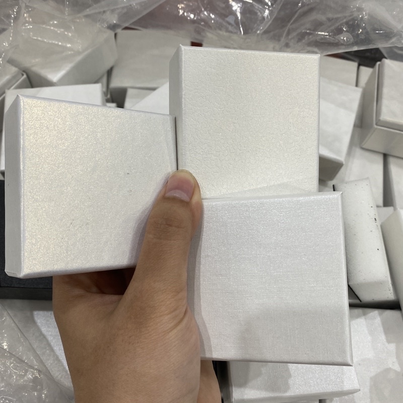 Hộp Đựng Nhẫn 6x6x3cm Bằng Giấy Các Màu