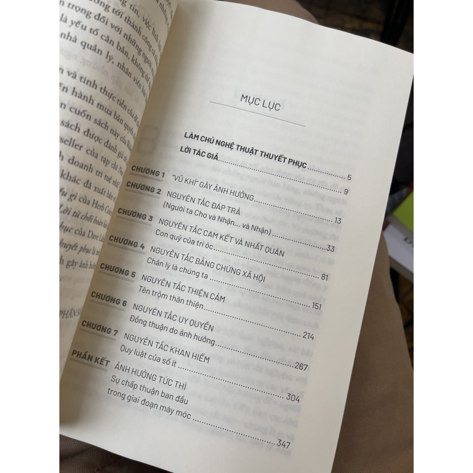 Sách_ (Tái bản 2022) Những Đòn Tâm Lý Trong Thuyết Phục - Alphabooks -Nhà Xuất Bản Lao Động