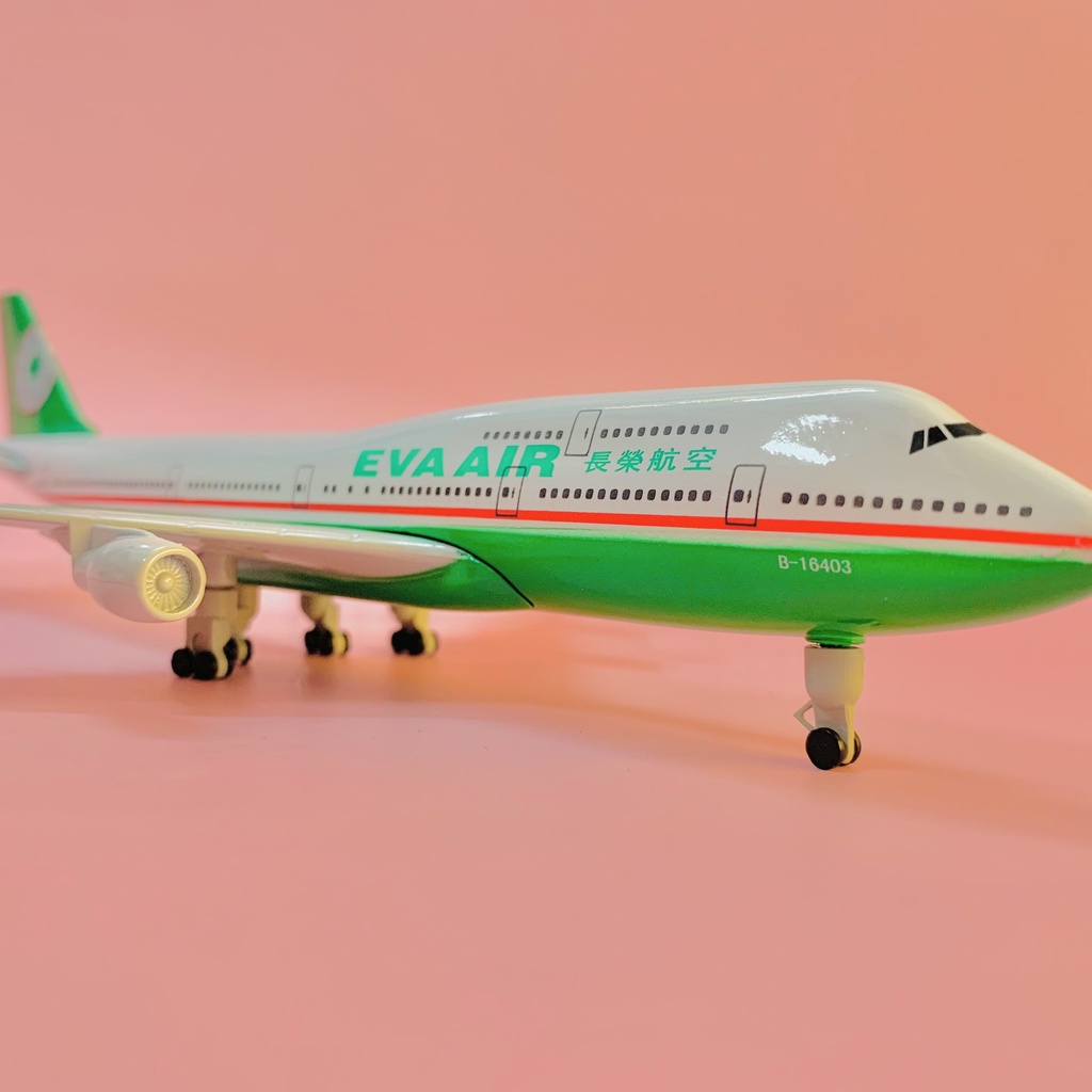 Mô Hình Kim Loại Máy Bay EVA Air Cao Cấp Tỉ Lệ Chuẩn 20cm