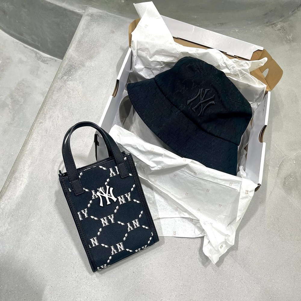 Mũ Bucket Hat MLB Classic Monogram Jacquard NY Yankees Đen Black ( 32CPH3111-50L ) | PiuPiu Authentic