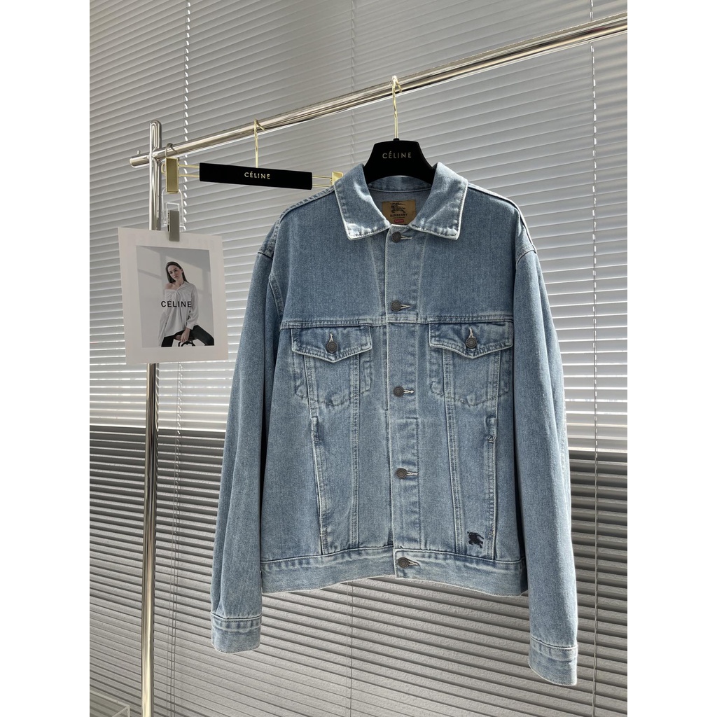Áo khoác denim nam Burberry BBR thêu hoạ tiết sống động, cá tính