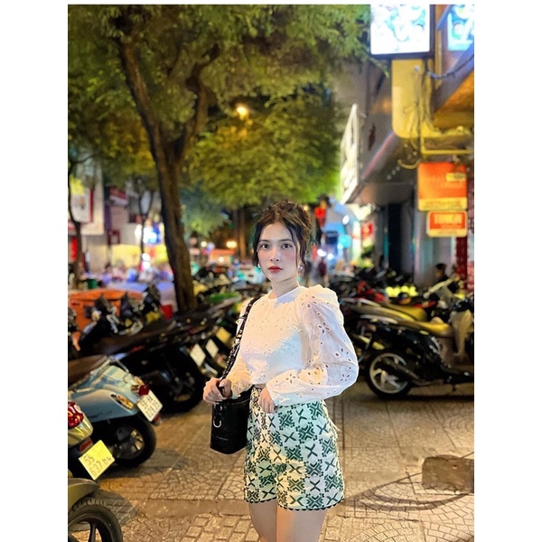 Áo ren trắng đan lưng tay bồng