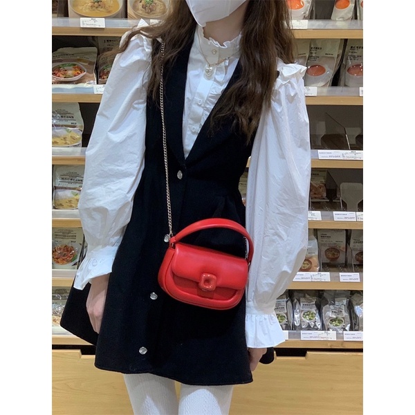 Set áo sơ mi tay bồng phối bèo tiểu thư và váy yếm đen dáng xoè đính cúc phong cách Hàn Quốc hot ulzzang