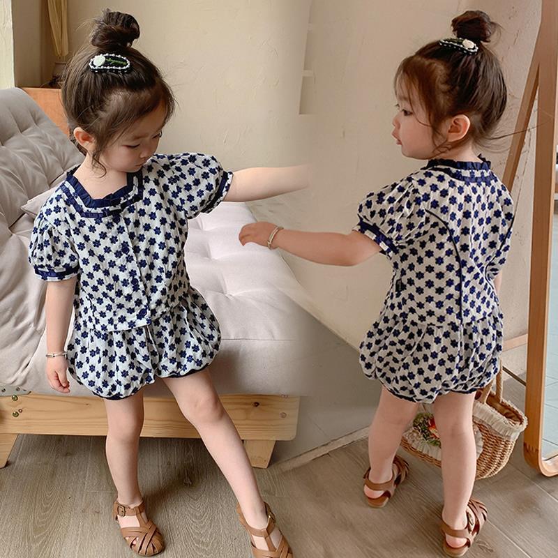 Bộ Áo Thun Tay Ngắn Kèm Quần Thời Trang Phong Cách Hàn Quốc Cho Bé Gái