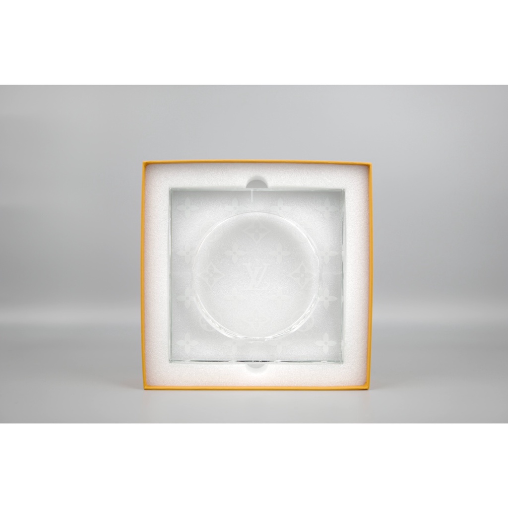 Gạt Tàn Thủy Tinh Cao Cấp Lv Presbyopic!