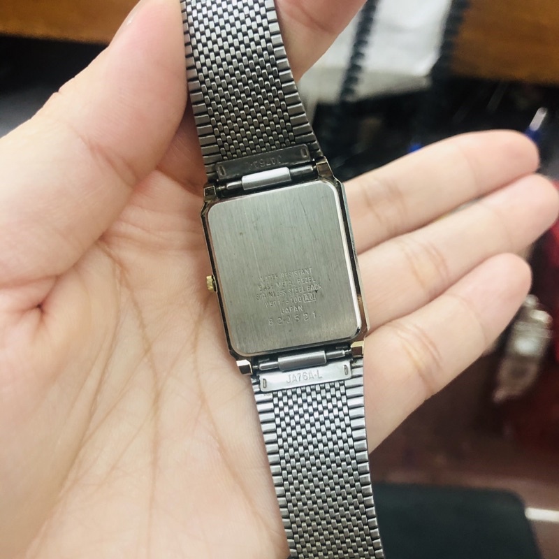 Đồng hồ Nam si nhật dáng tank hiệu Alba